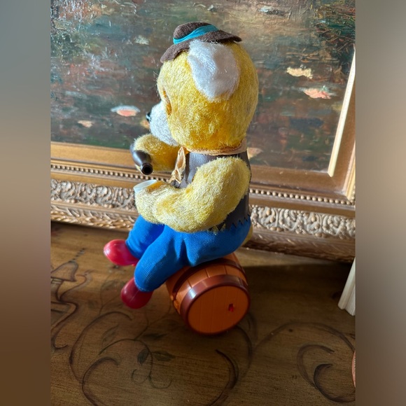 RARE Vintage Toys Battery Operated Picnic Bear Alps Japan Drinking WORKS Unique - Picture 7 of 8